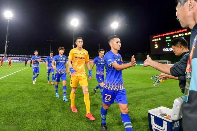 费城联合冬窗出手约250万美元签回美籍中卫麦肯齐